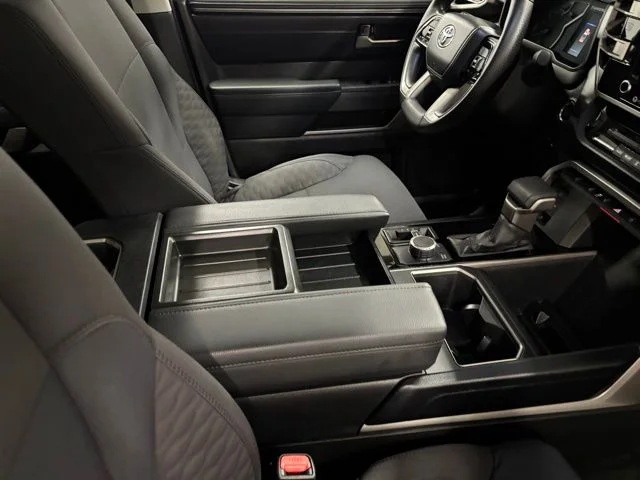 Used 2024  Toyota SR5 image 21