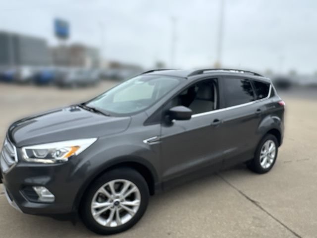 Used 2017 Silver Ford SE image 1