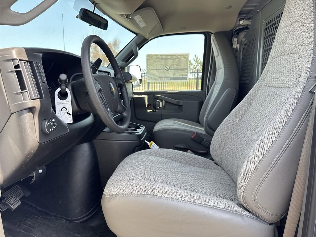 2026 Chevrolet Express Cargo Work Van - Photo 19