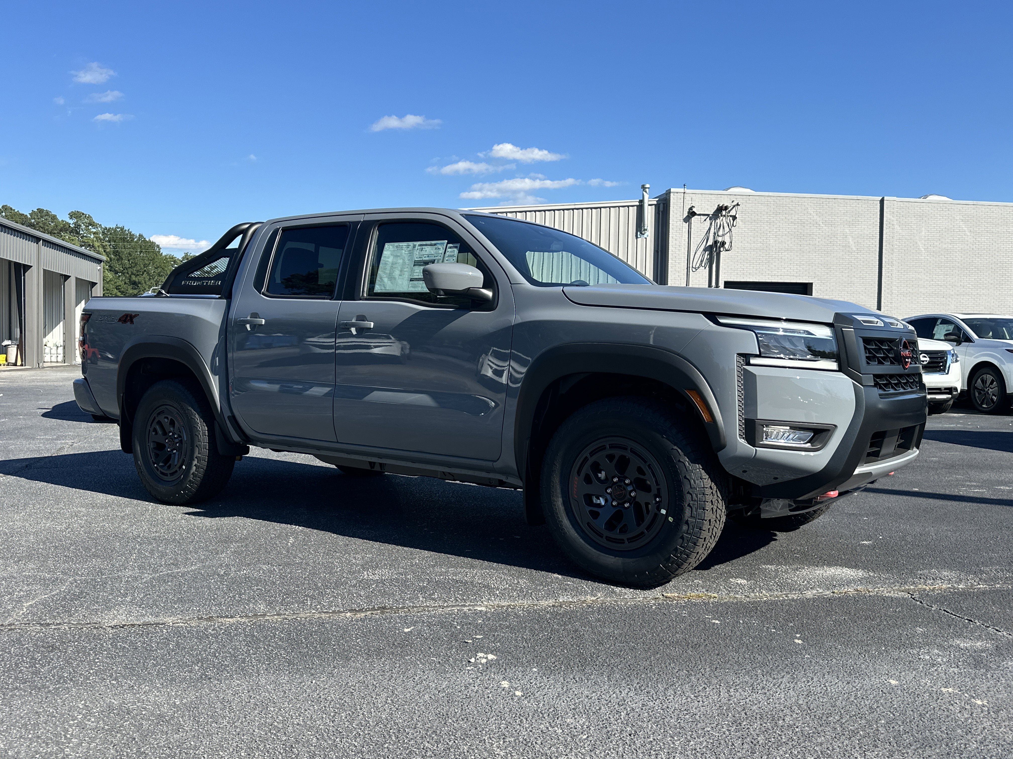 2025 Nissan Frontier PRO-4X - Photo 2