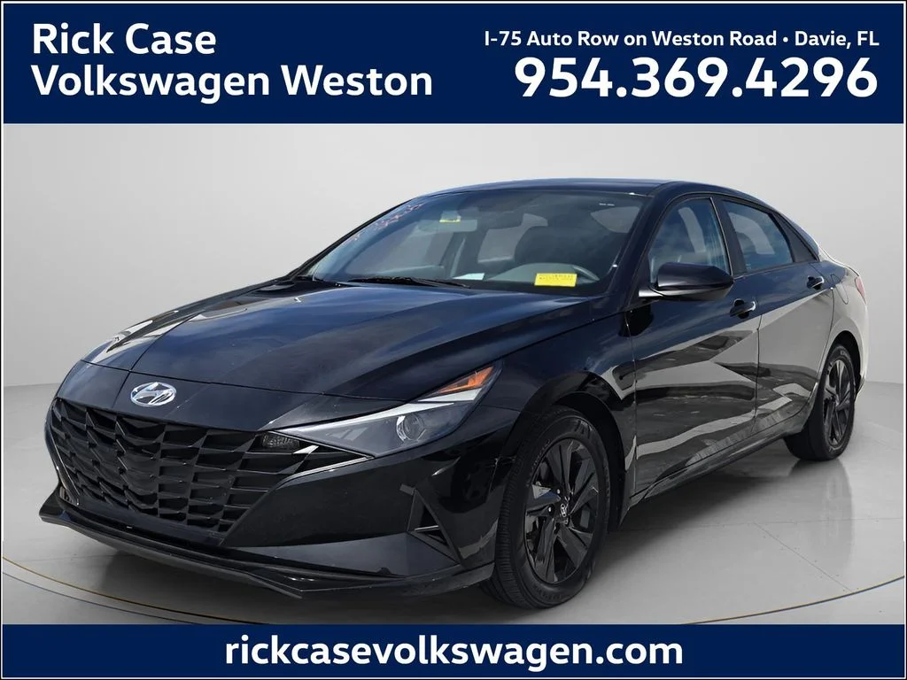 Used 2023 Black Hyundai SEL image 1