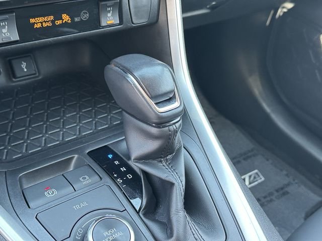 Used 2022 Silver Toyota XLE Premium image 22