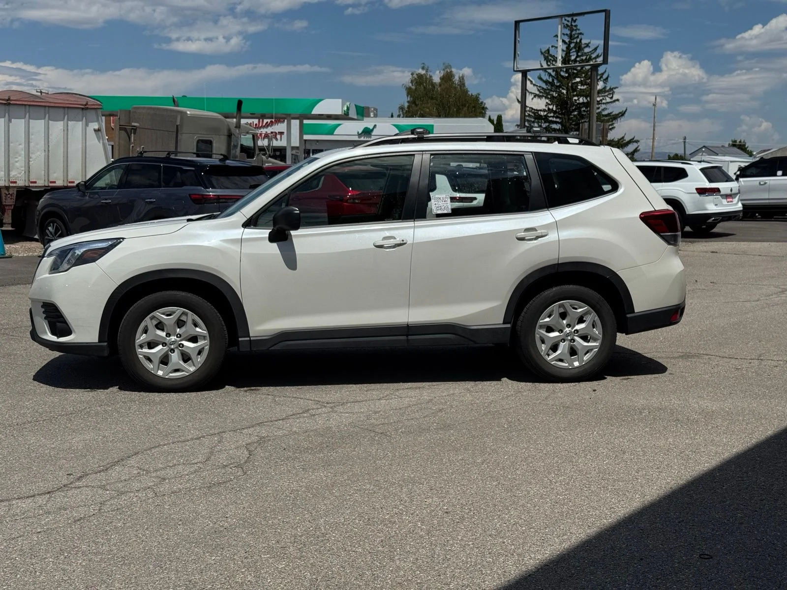 Used 2023 White Subaru Base image 5