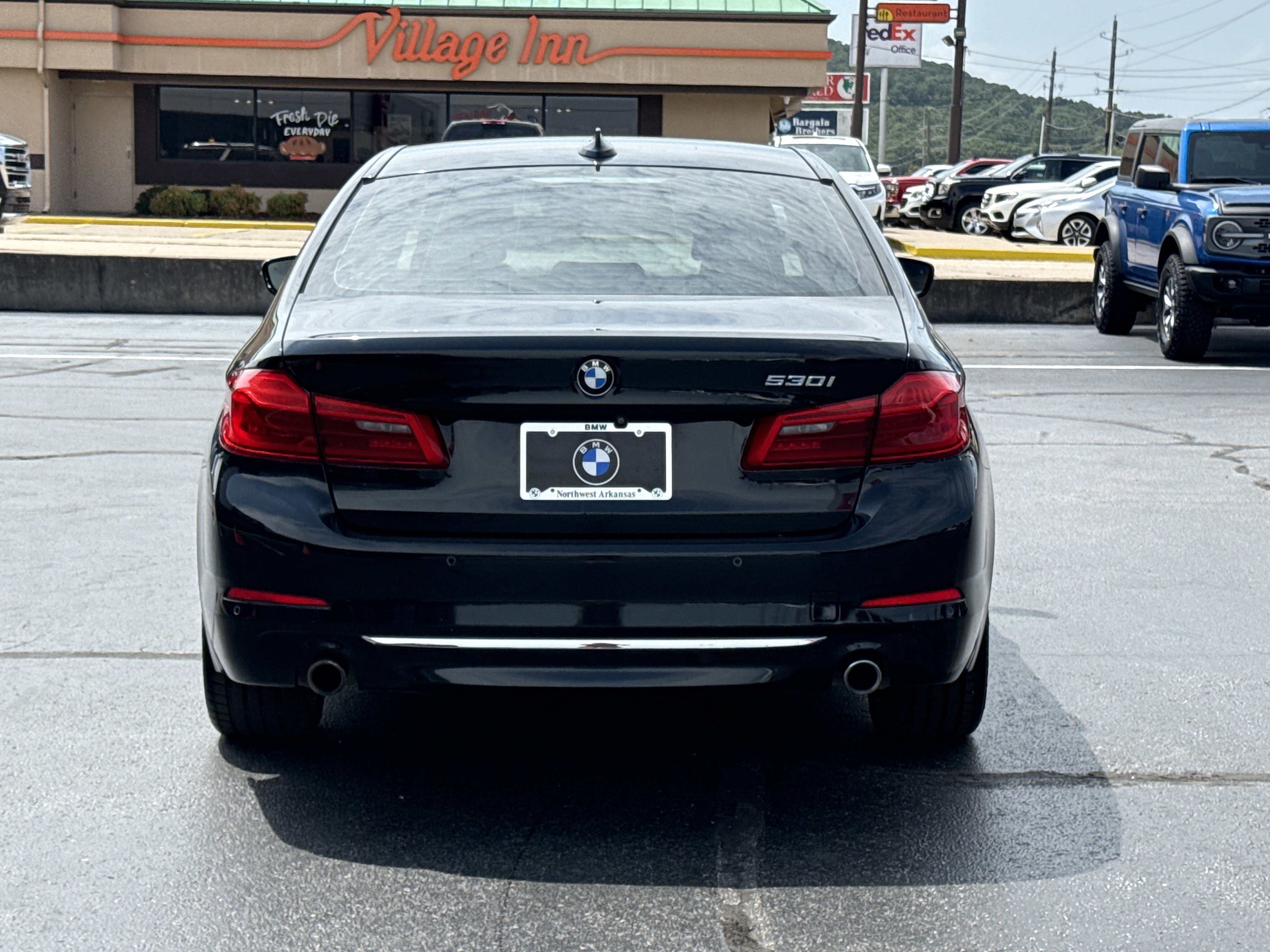 Used 2018 Black Sapphire Metallic BMW  image 4