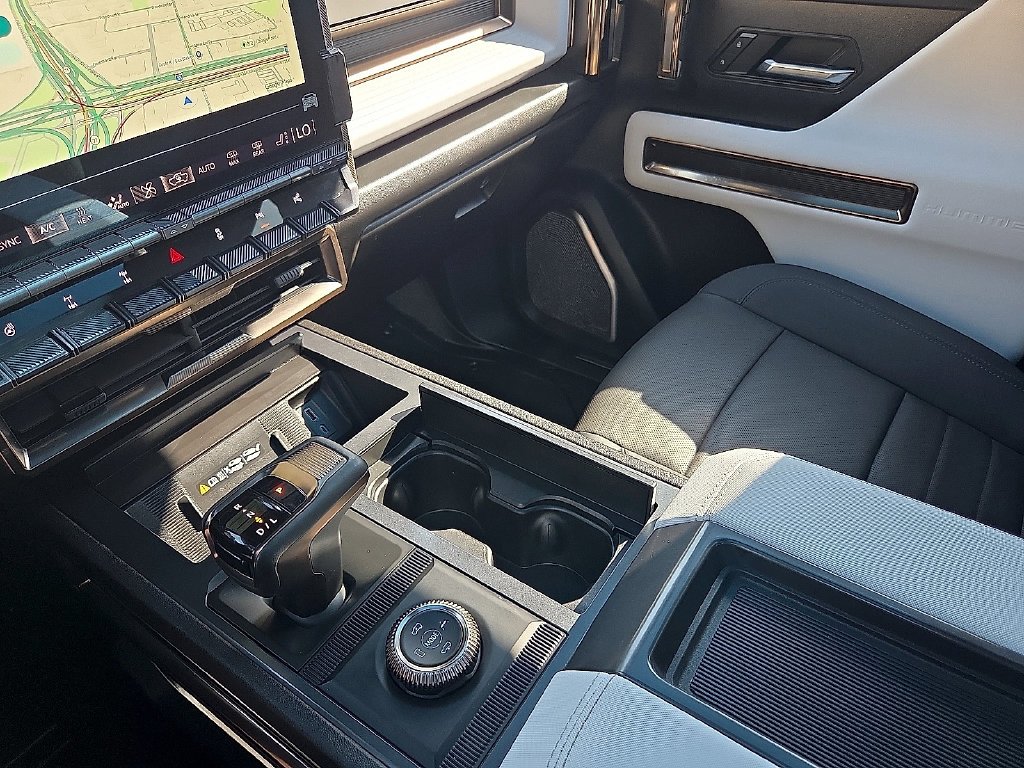 Used 2024 Black GMC 2X image 25