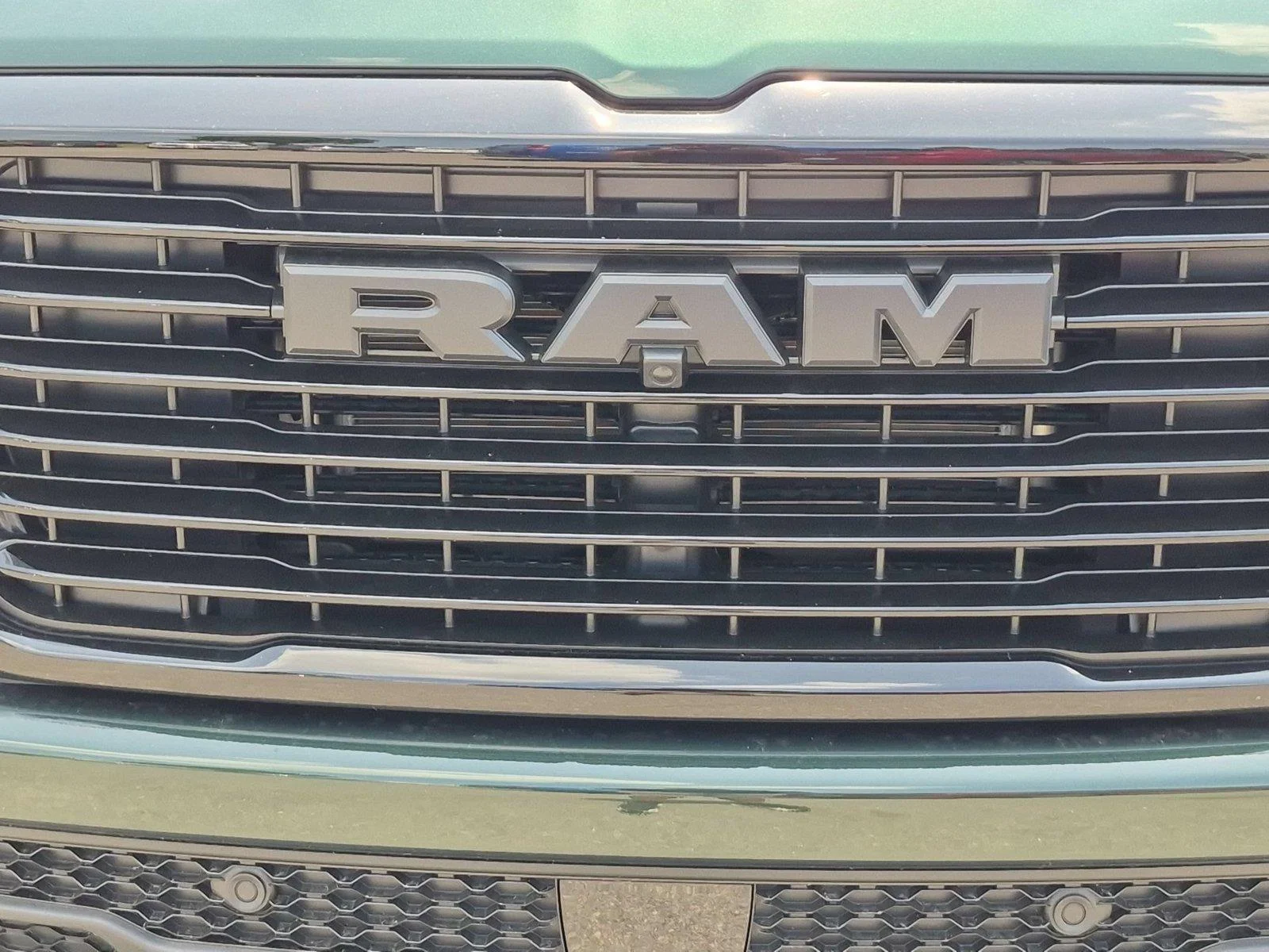 New 2026 Serrano-Green Metallic Exterior Paint RAM Laramie image 14