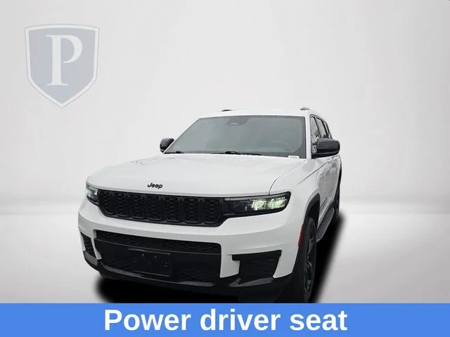 Used 2023 White Jeep Altitude image 11