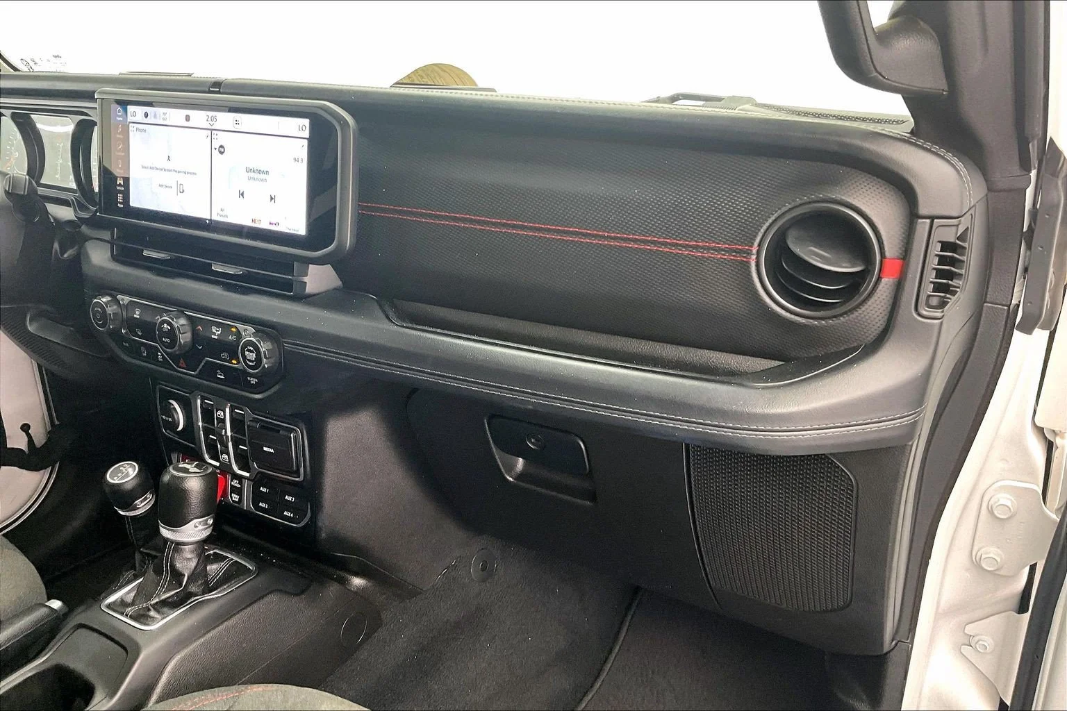 Used 2024 Bright White Clearcoat Jeep Rubicon image 16