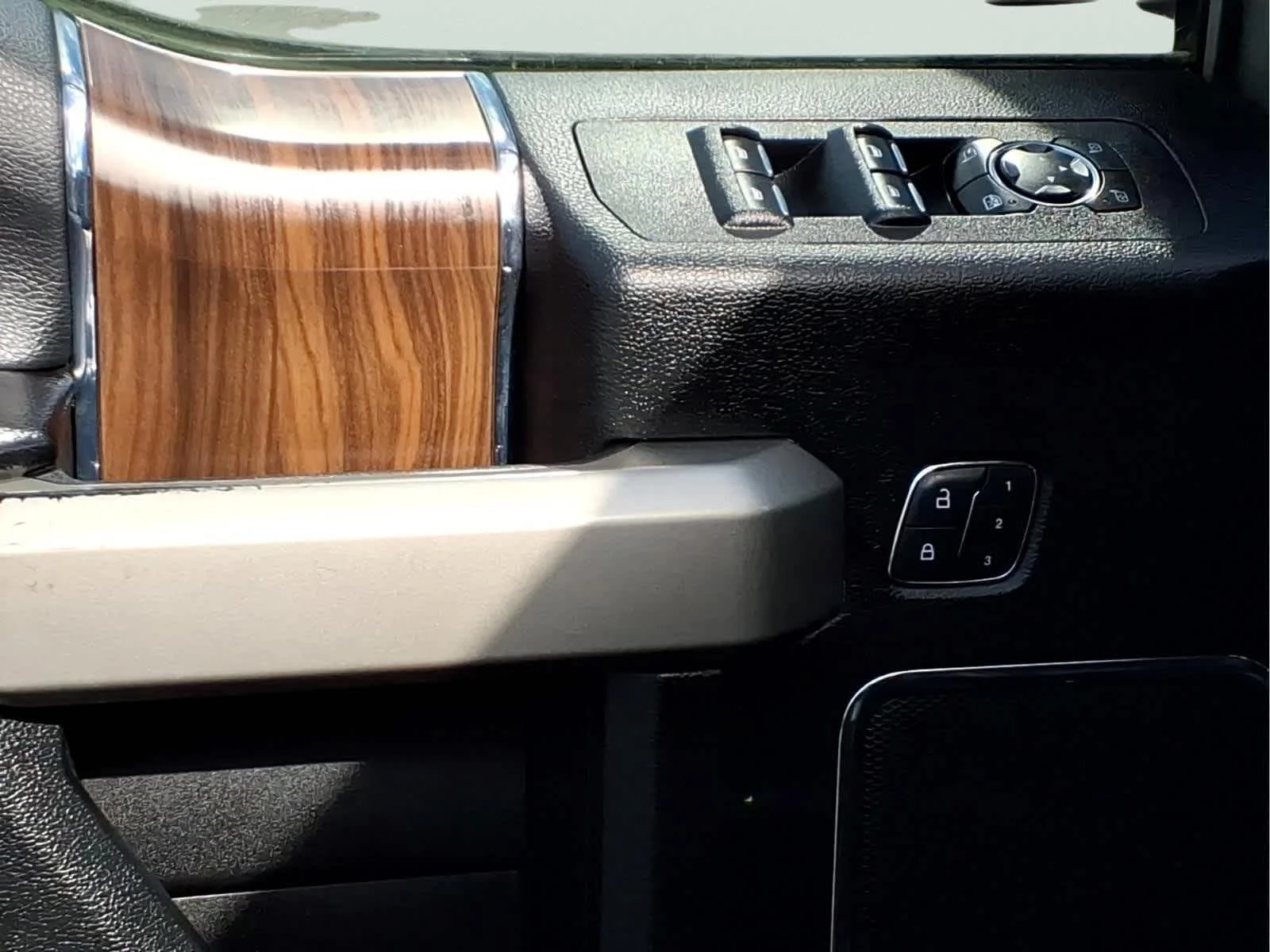 Used 2016 Blue Jeans Metallic Ford Lariat image 12