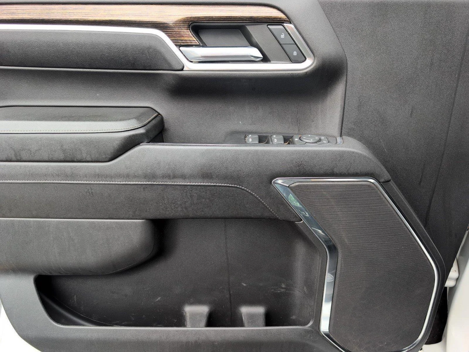 Used 2023 Summit White GMC Elevation image 15