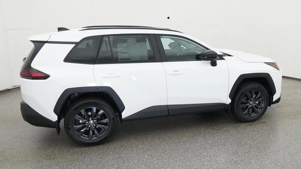 New 2026 Ice Cap Toyota XLE Premium image 16