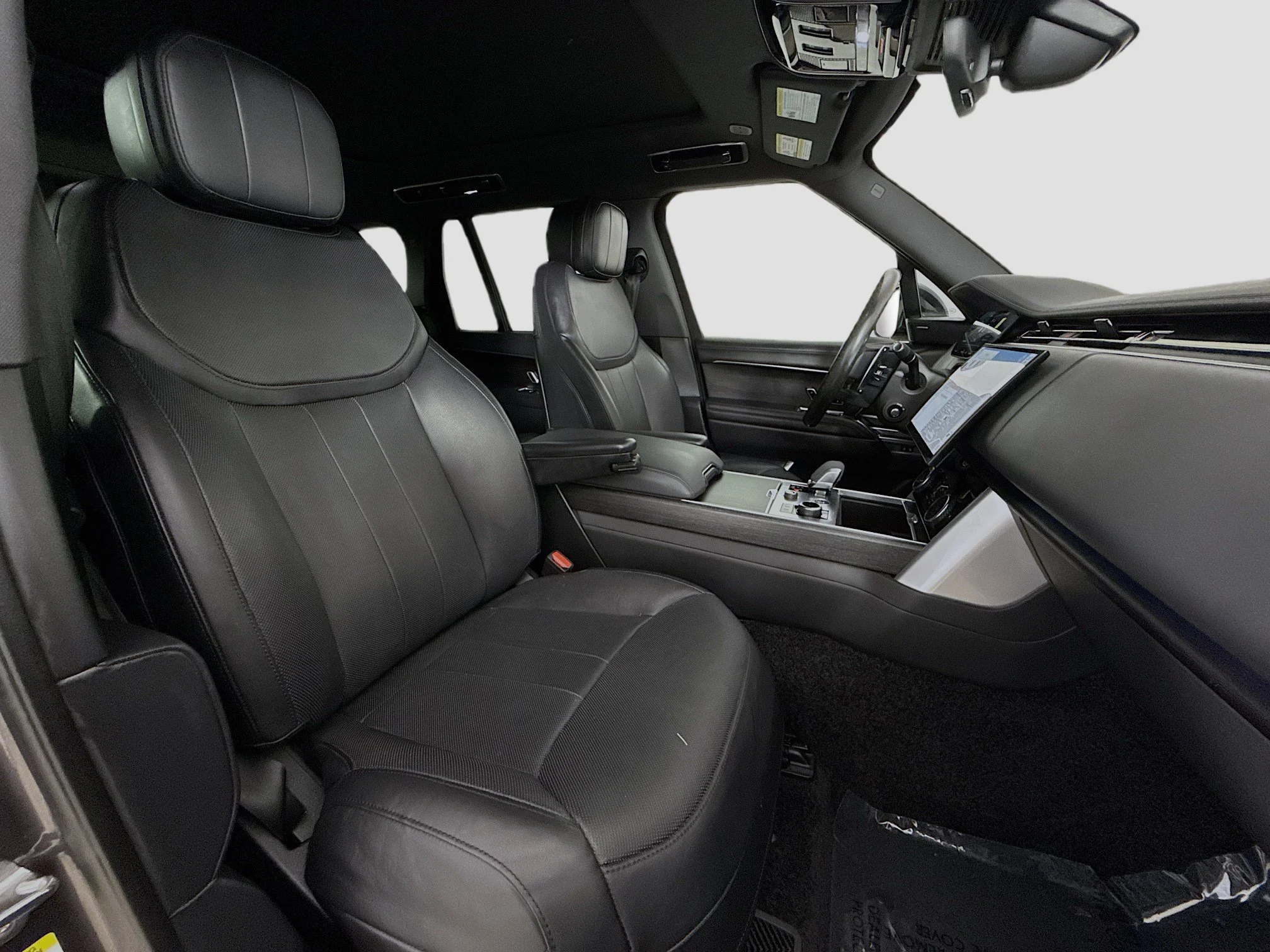Used 2023 Gray Land Rover SE image 31