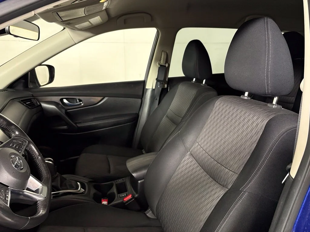 Used 2019 Blue Nissan SV image 16