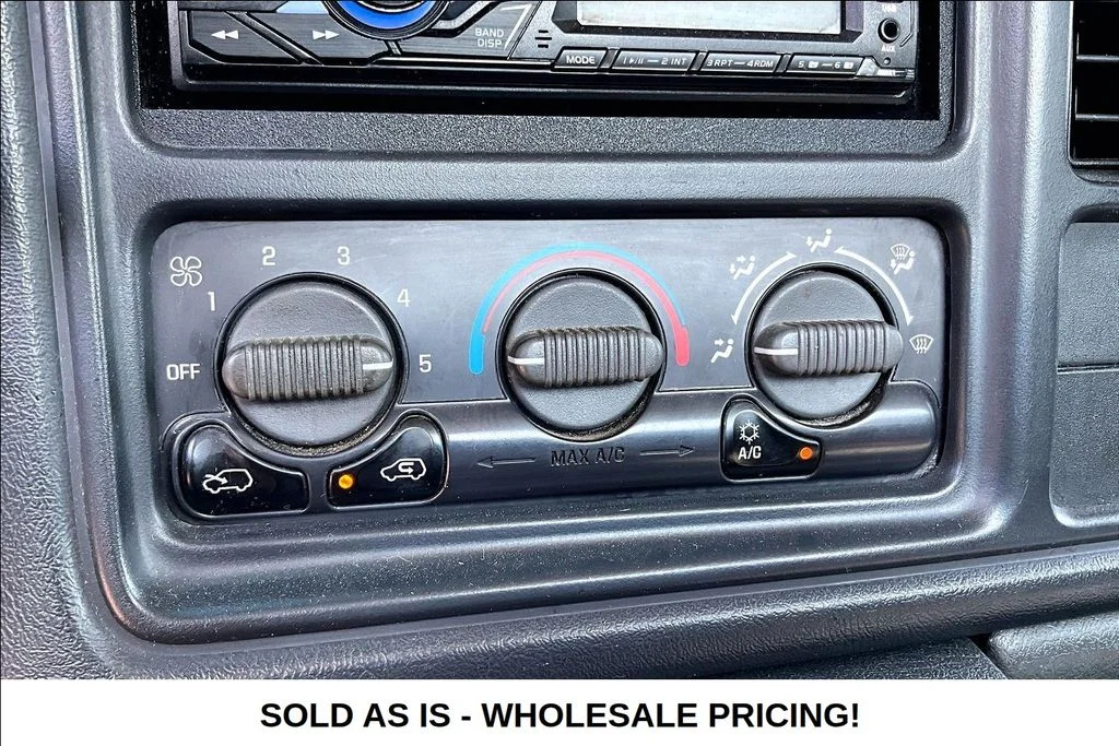 Used 2002 White Chevrolet Base image 15