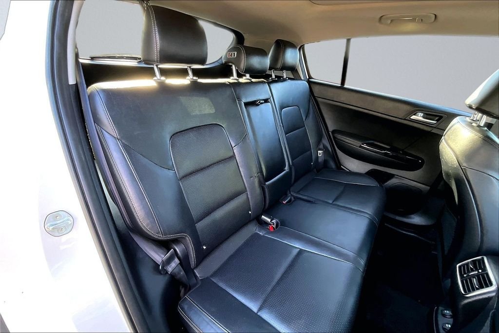 Used 2019 White Kia SX image 25
