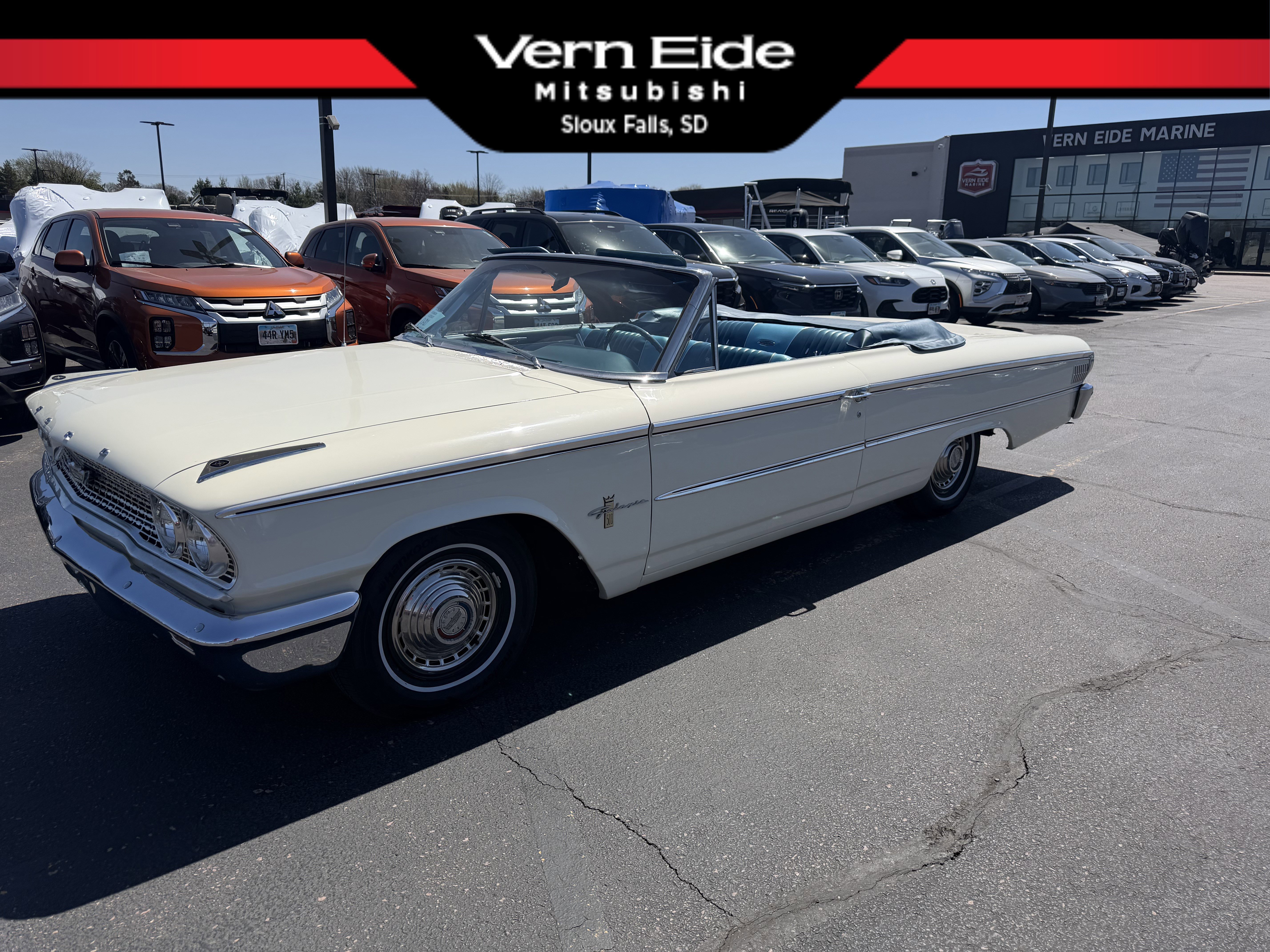 Used 1963 White Ford  image 1