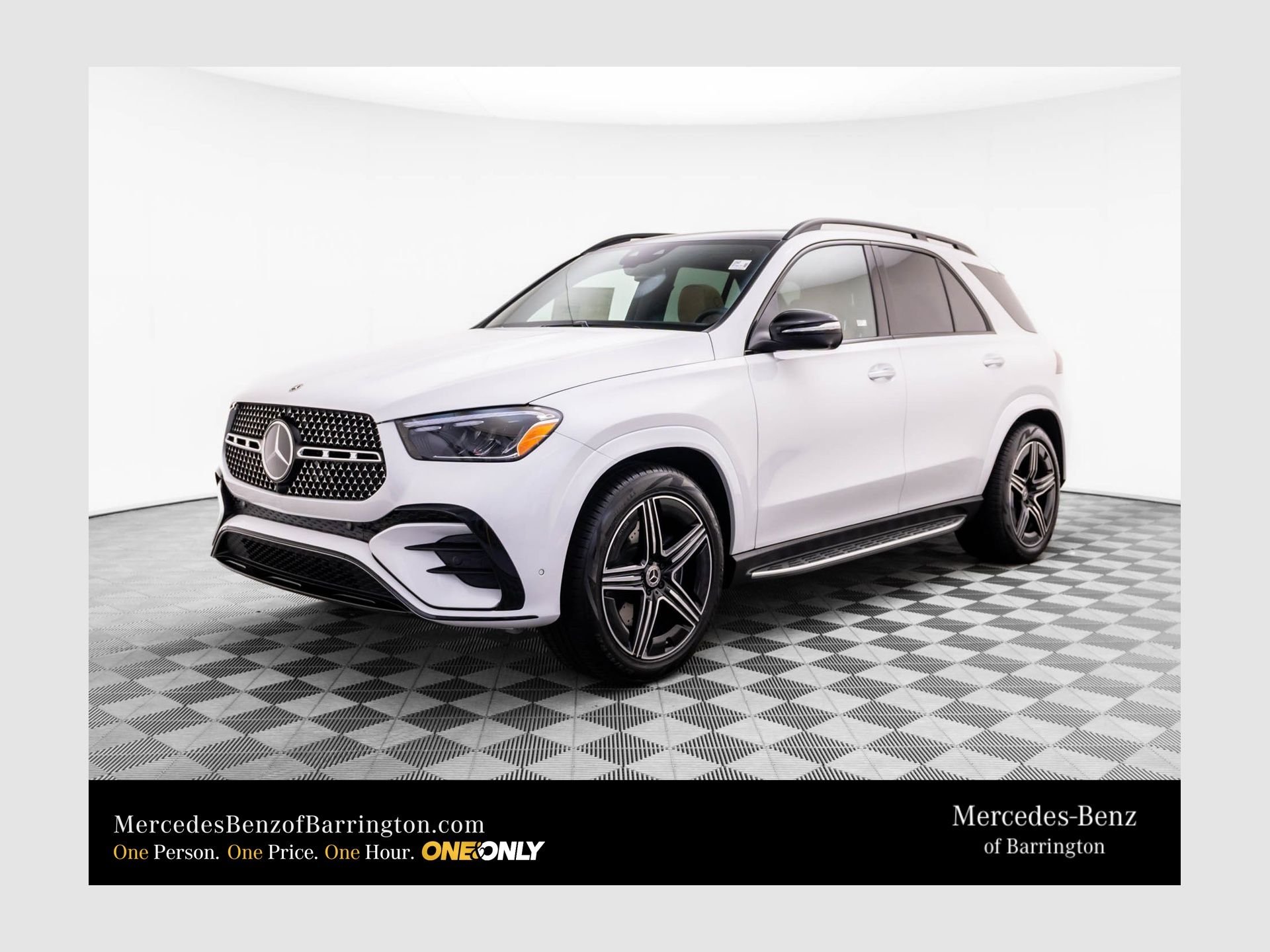 New 2026 MANUFAKTUR Moonlight White Metallic Mercedes-Benz GLE 450 image 1