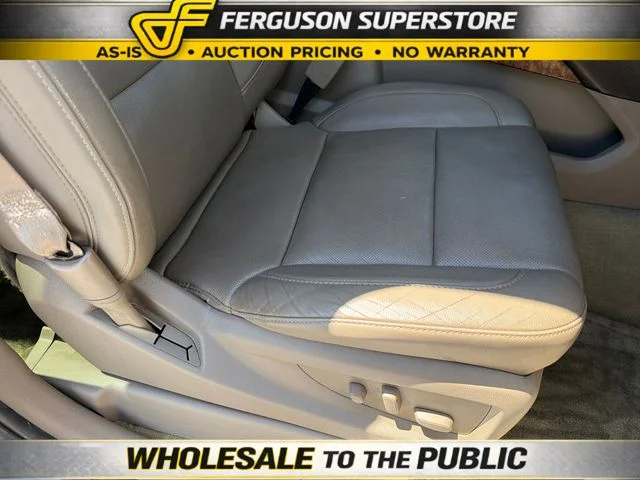 Used 2016 White Chevrolet LTZ image 25