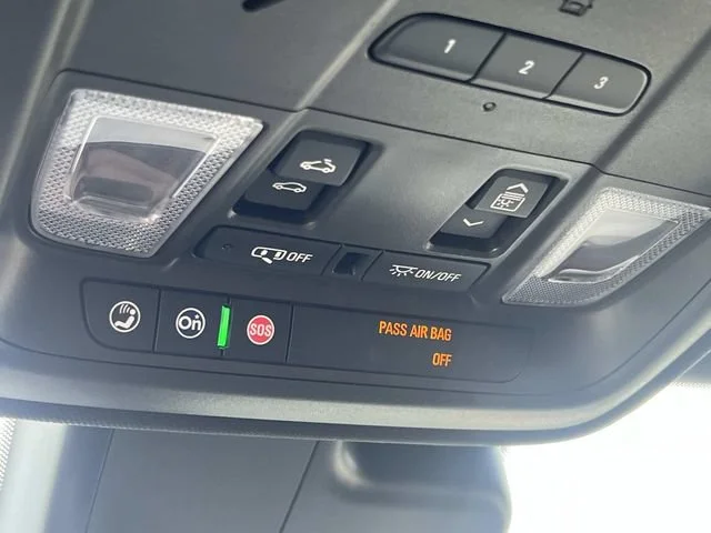 Used 2019 CRYSTAL WHITE TRICOAT Cadillac AWD Sport image 29
