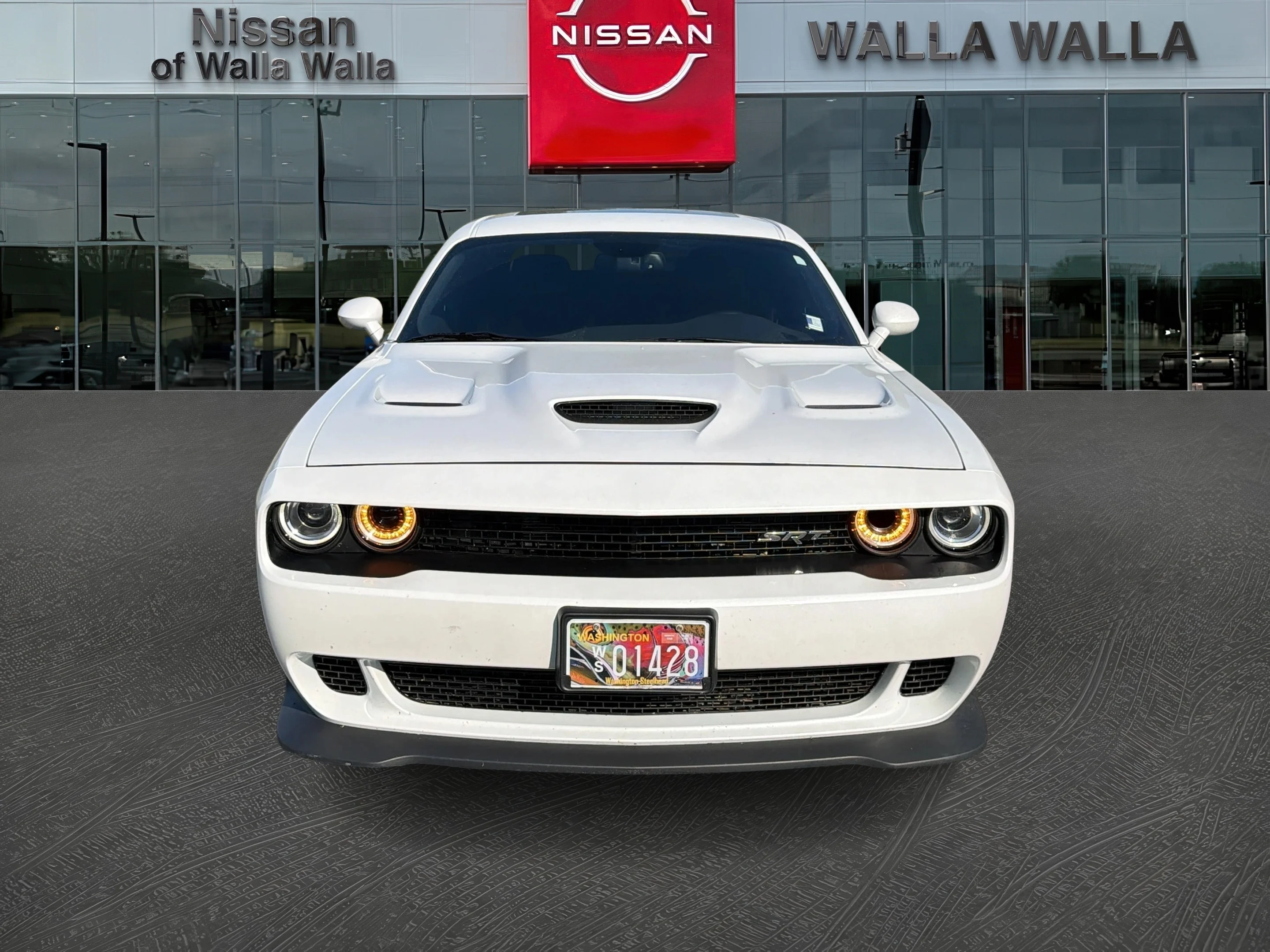 2016 Dodge Challenger SRT - Photo 2