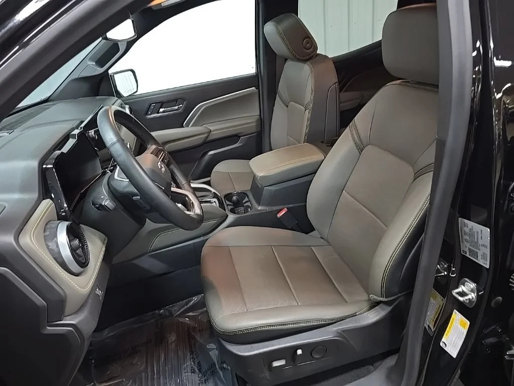 Used 2024 Black Chevrolet ZR2 image 32