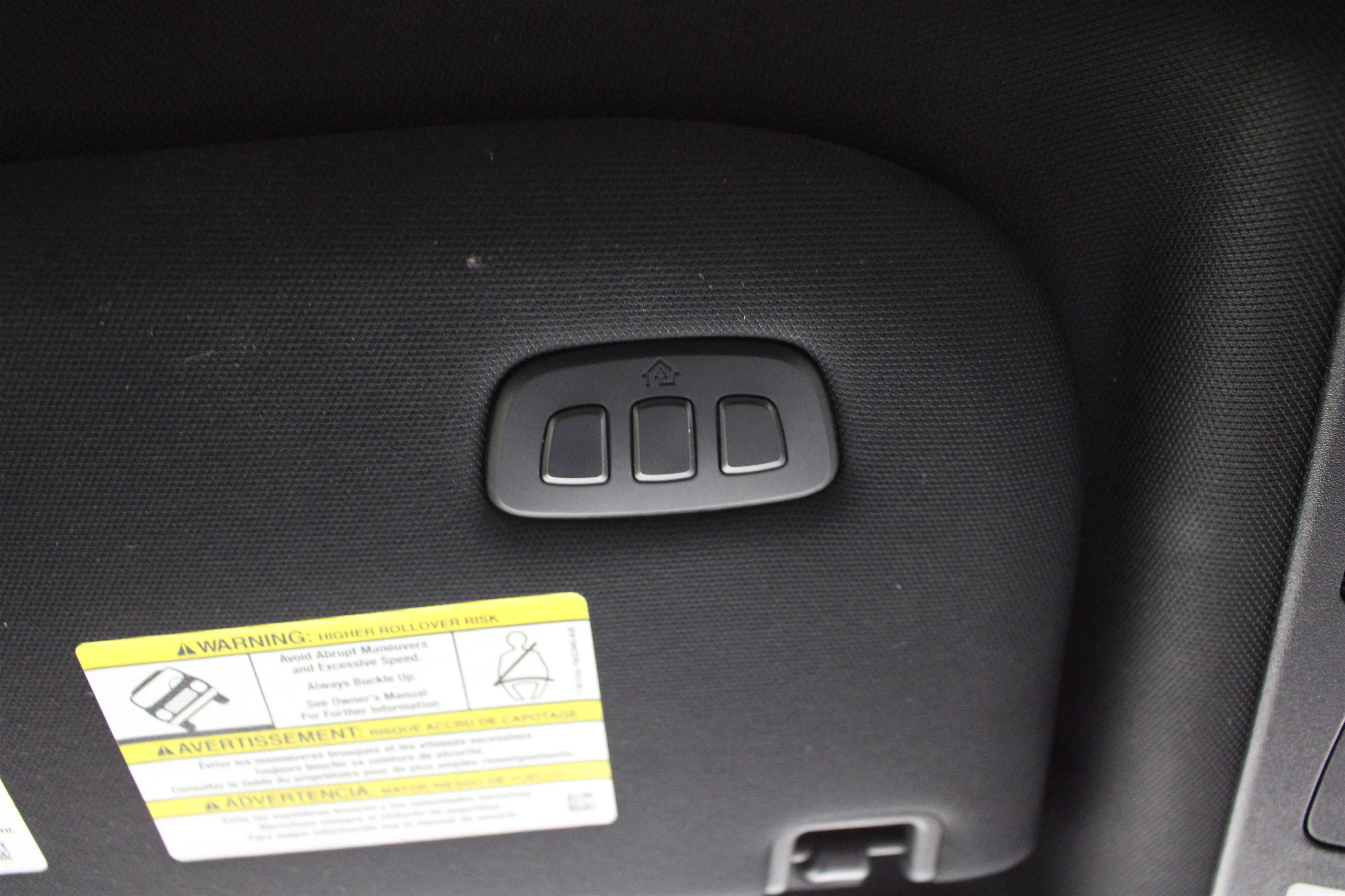 Used 2019 White Platinum Metallic Tri-Coat Ford Platinum image 18