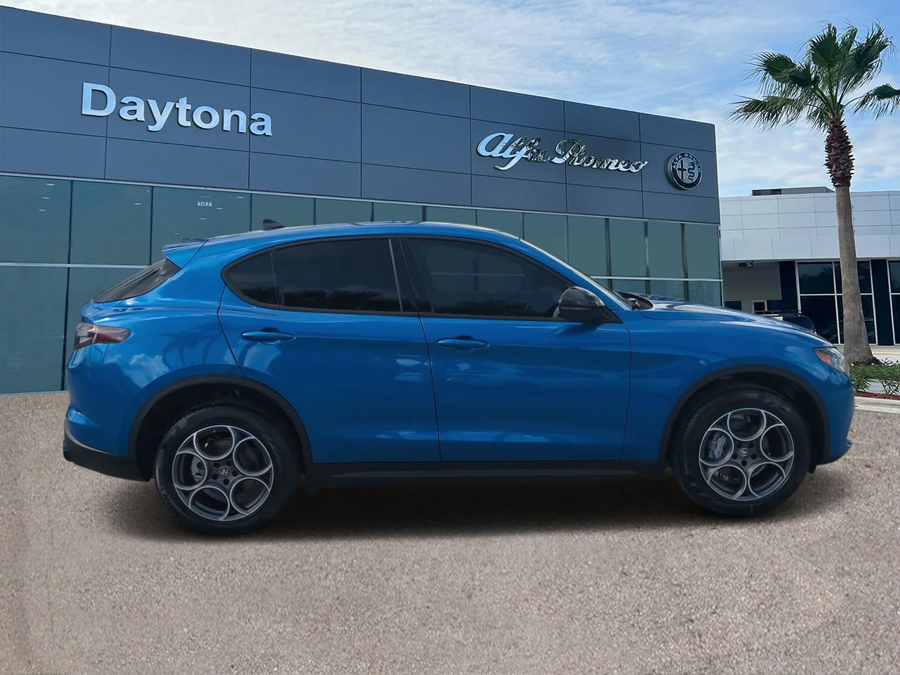 New 2025 Misano Blue Metallic Exterior Paint Alfa Romeo  image 3