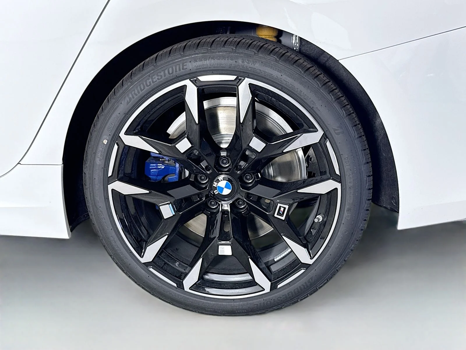 New 2026 Alpine White BMW 330i xDrive image 33