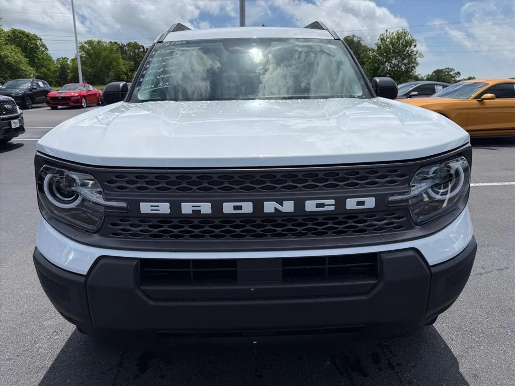 Used 2025 White Ford Big Bend image 3