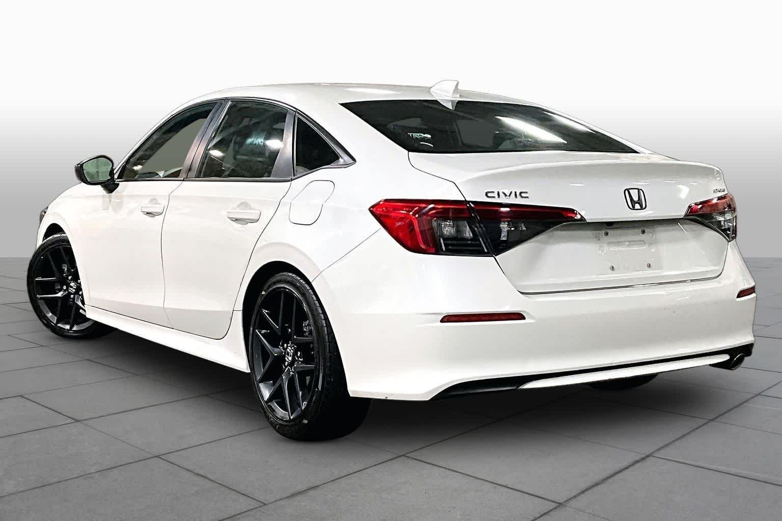 Used 2022 Platinum White Pearl Honda Sport image 12