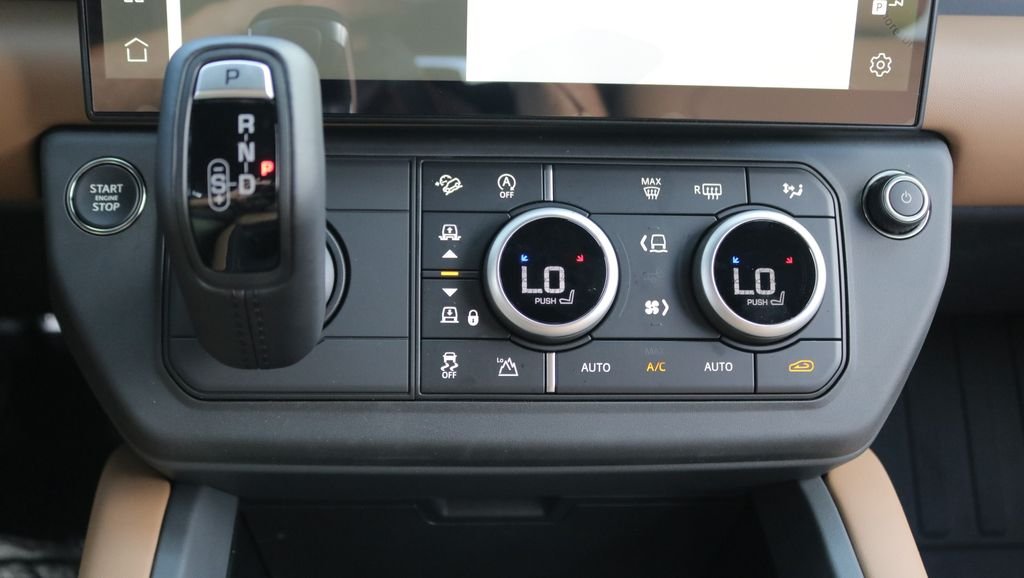 New 2026 Fuji White Land Rover X-Dynamic SE image 26