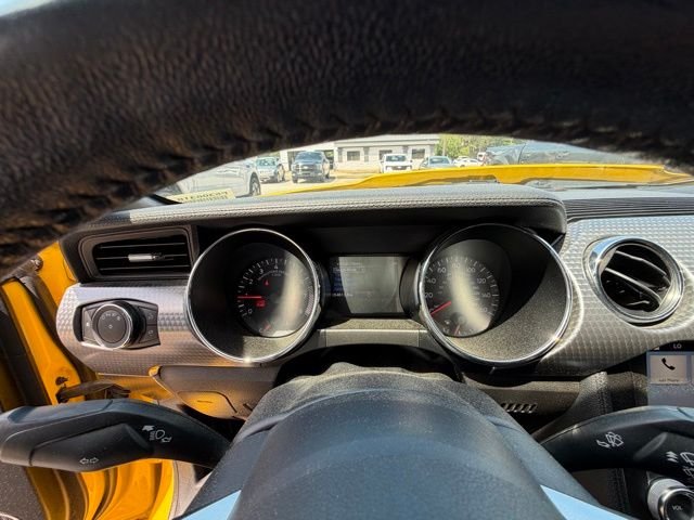 Used 2016 Yellow Ford GT Premium image 12