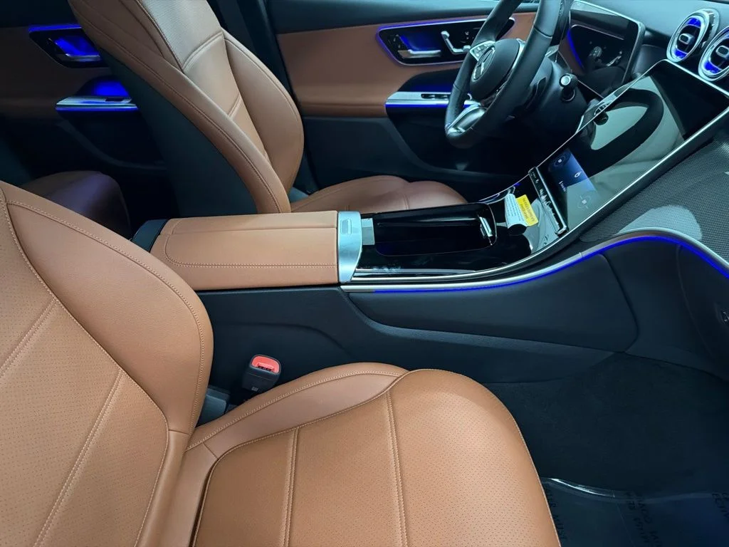 New 2027 White Mercedes-Benz GLC 300 image 28