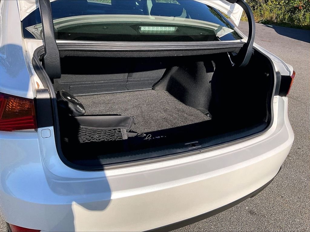 Used 2019 Eminent White Pearl Lexus 300 image 35