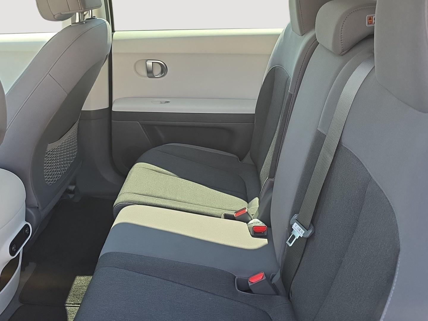 Used 2024 Atlas White Hyundai SE image 25