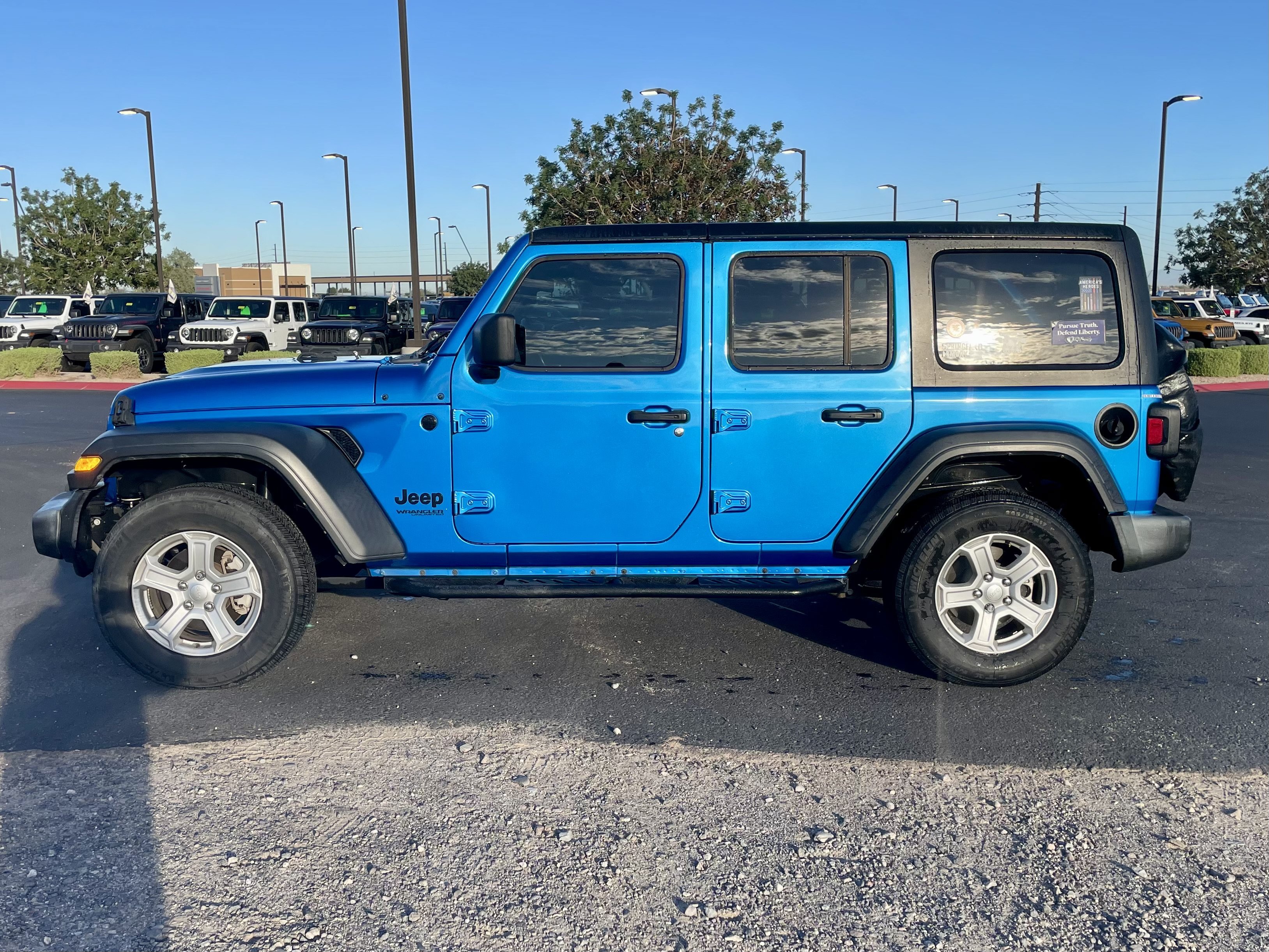 Used 2022 Hydro Blue Pearlcoat Jeep Unlimited Sport S image 2