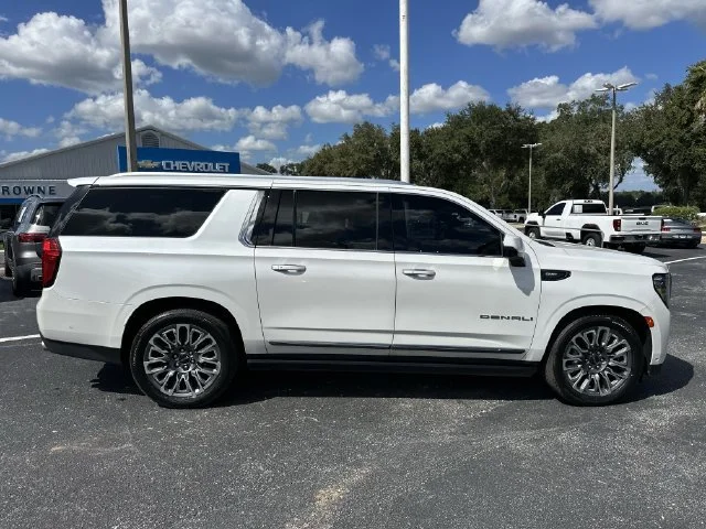 Used 2023 WHITE FROST TRICOAT GMC Denali Ultimate image 3