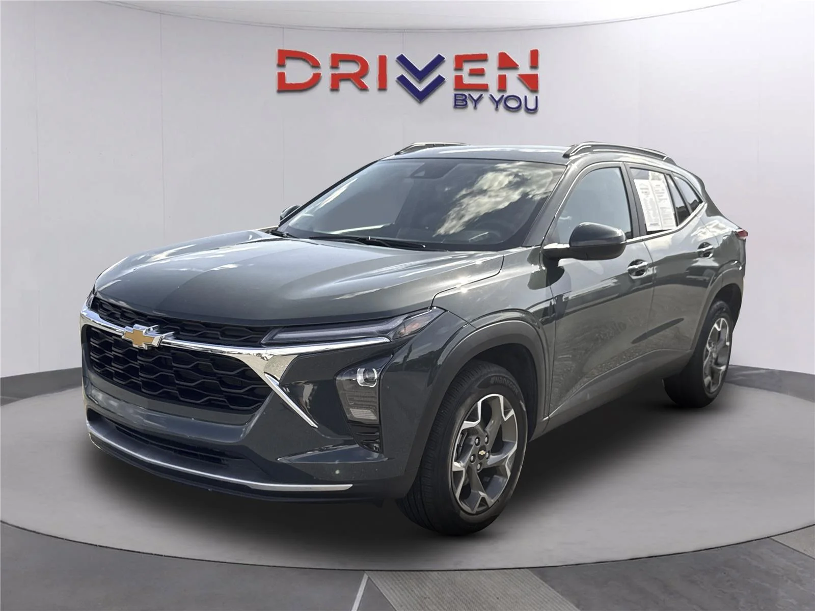 Used 2025 Cypress Gray Chevrolet LT image 8