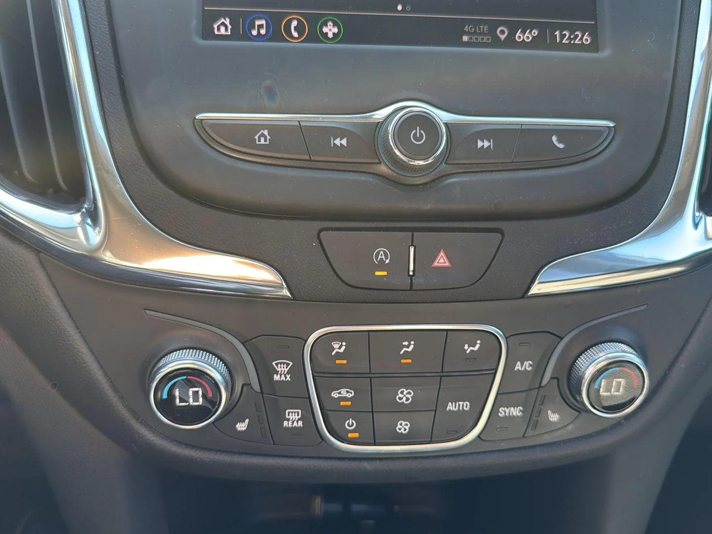 Used 2024 Summit White Chevrolet LT image 19