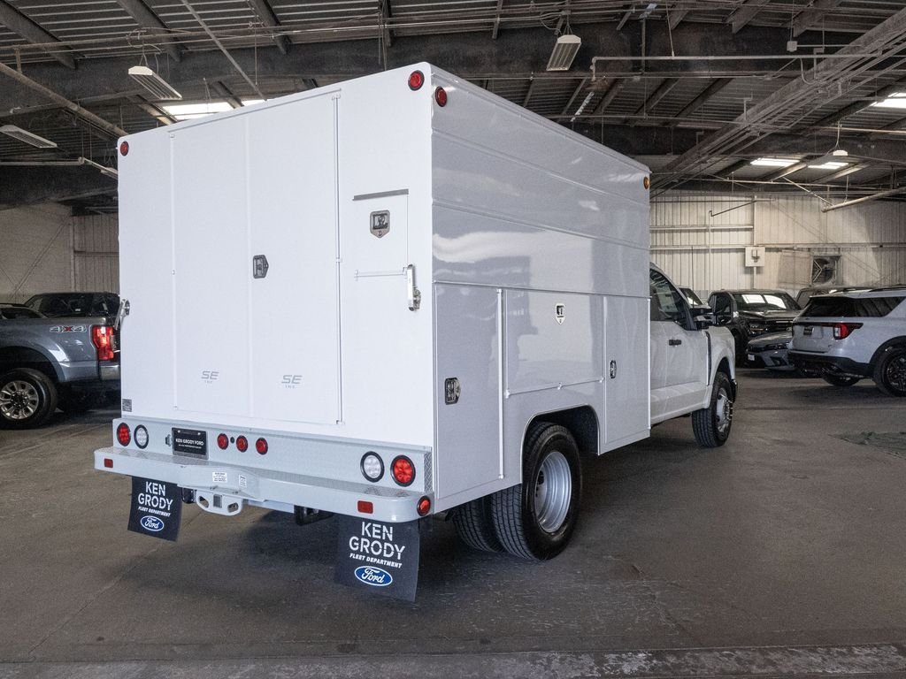 2026 Ford F-350 Super Duty Chassis Cab XL - Photo 7