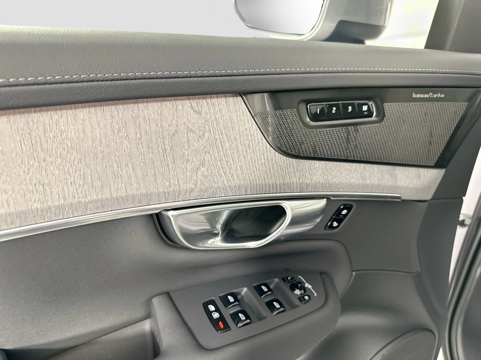 New 2026 Silver Volvo B6 Ultra image 18