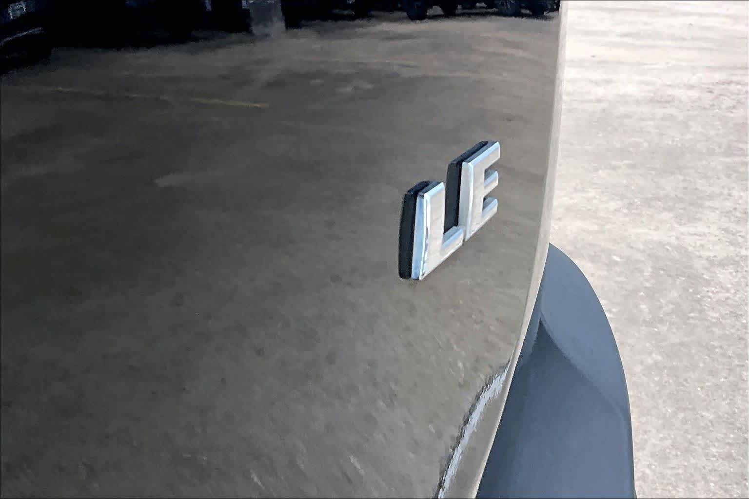 Used 2015 Black Toyota LE image 10