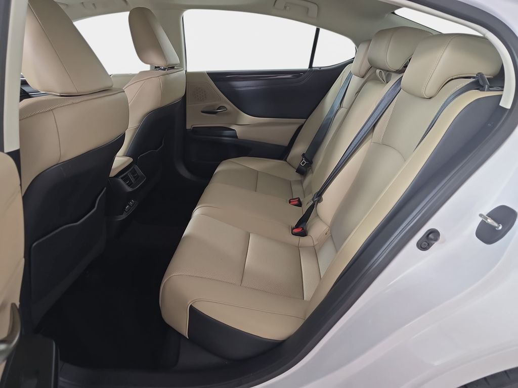Used 2020 White Pearl Lexus 350 image 16