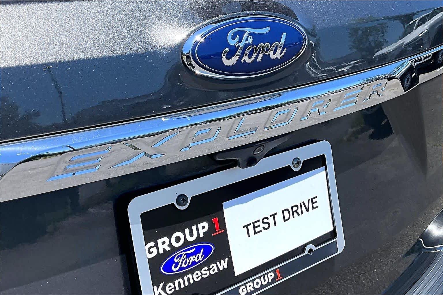 Used 2018 Gray Ford Limited image 31