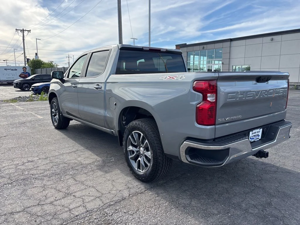 Used 2023 Gray Chevrolet LT image 5