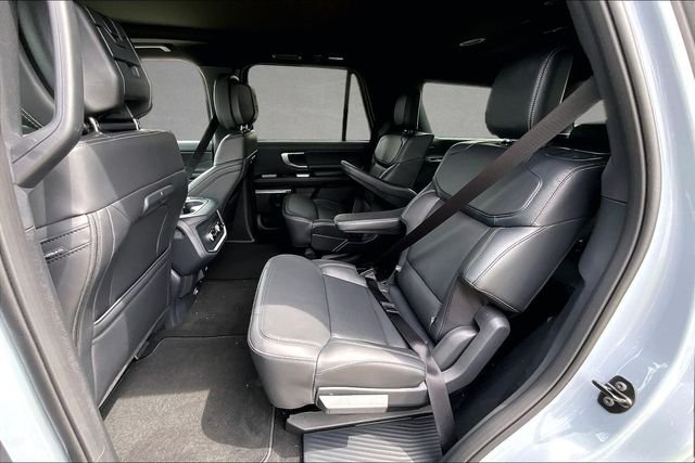 New 2026 Gray Ford Platinum image 9