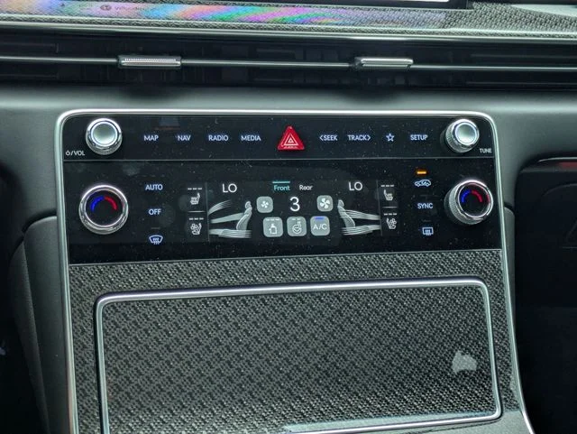 Used 2025 White Genesis 3.5T e-SC image 22