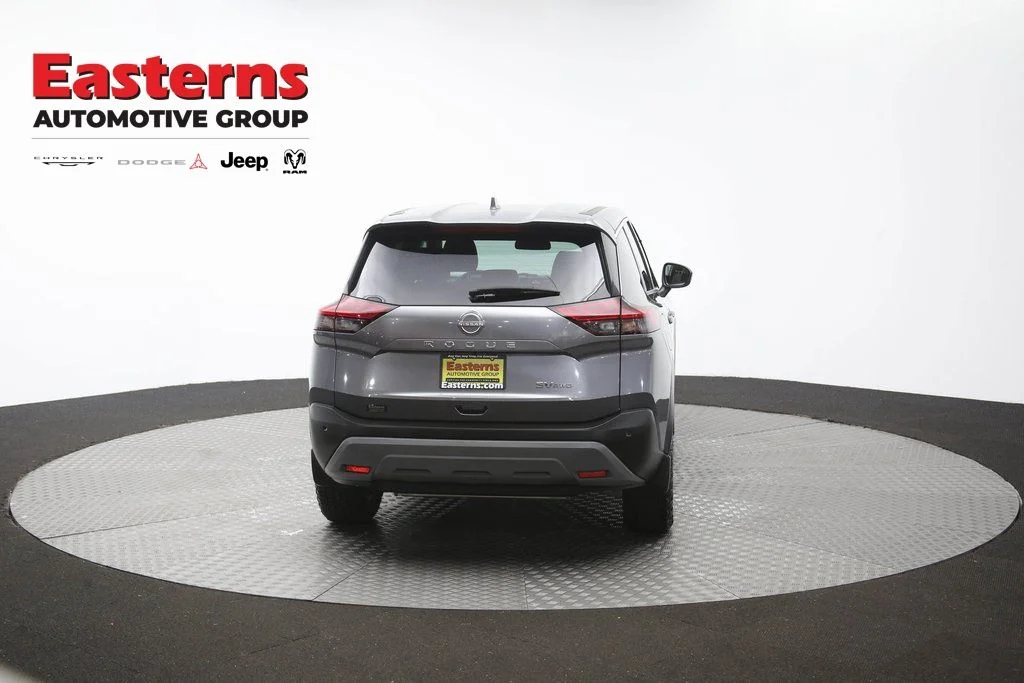 Used 2023 Gray Nissan SV image 37
