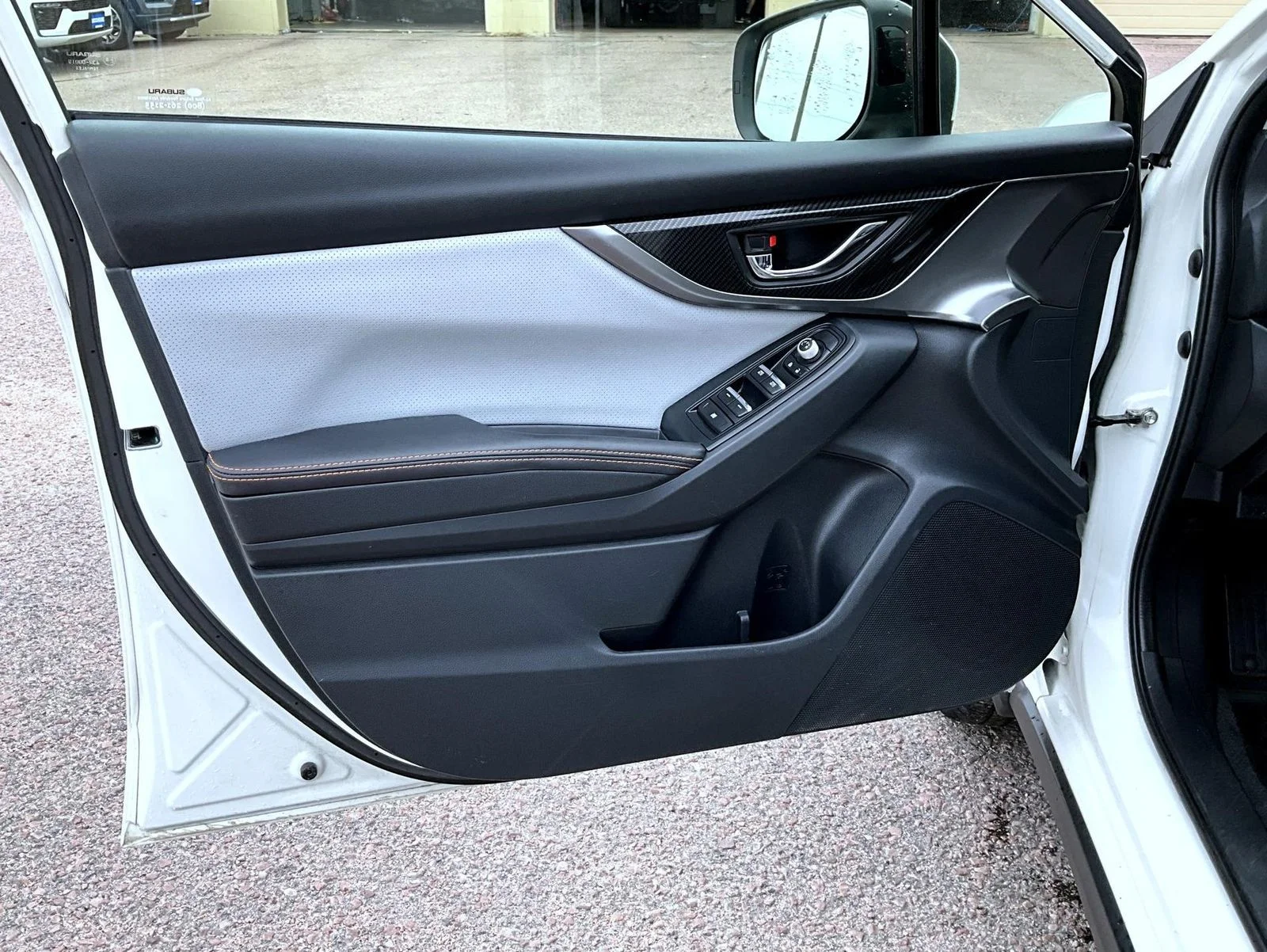 Used 2019 White Subaru 2.0i Limited image 10