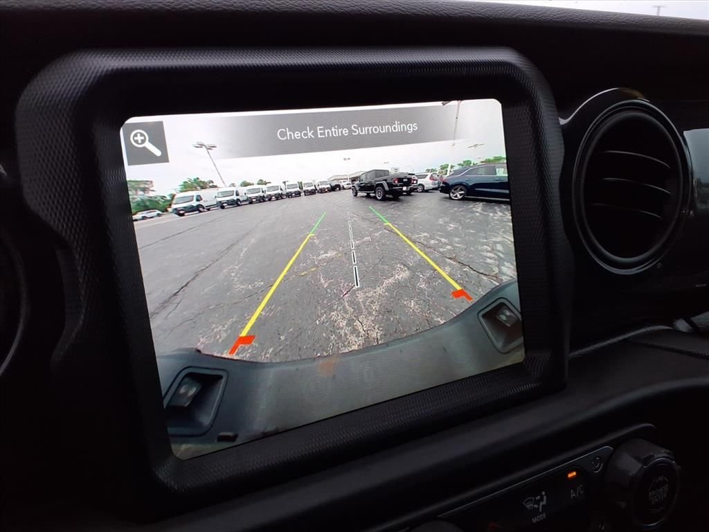 Used 2022 Green Jeep Sport image 17